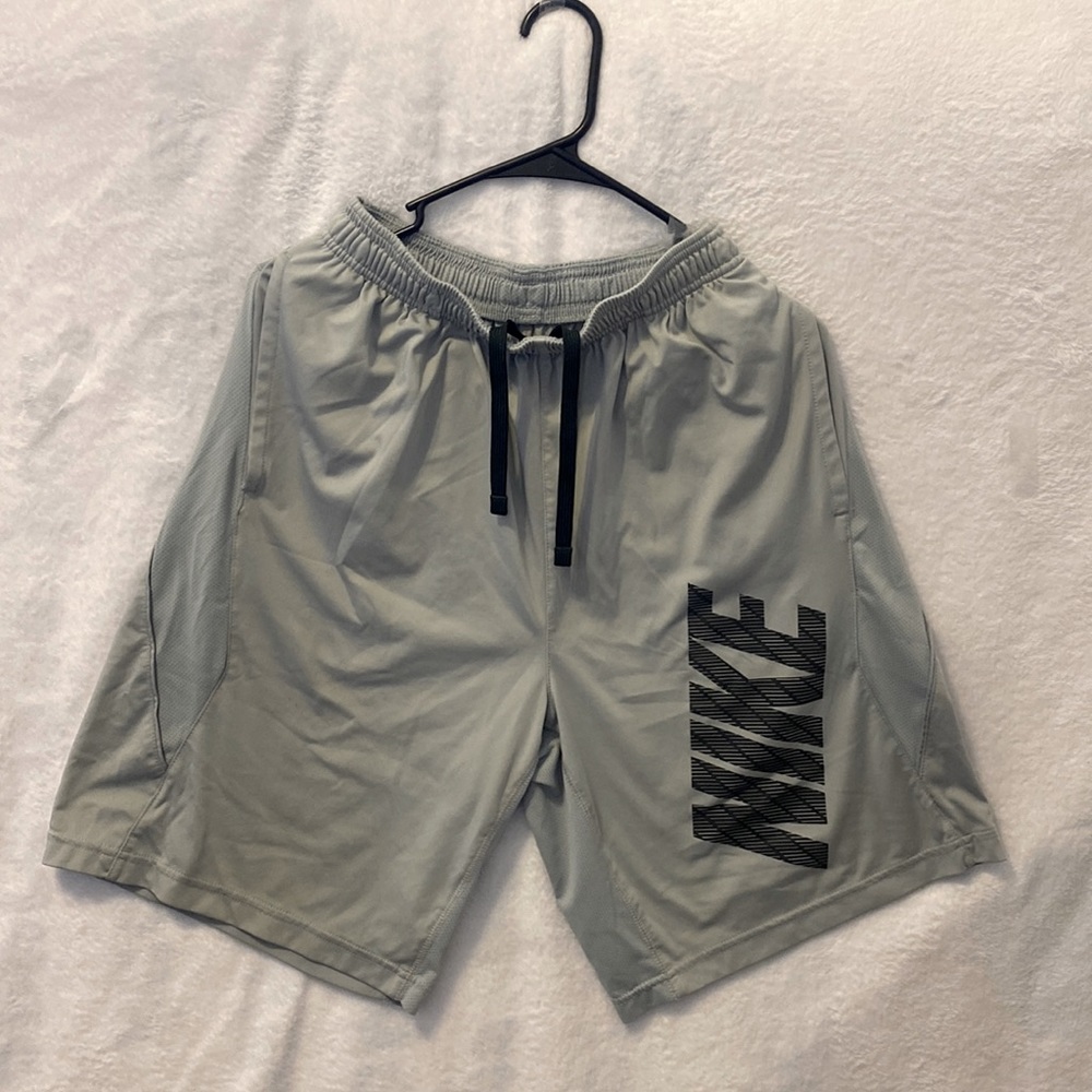 Men’s Nike Dri-Fit Athletic Shorts-size S
